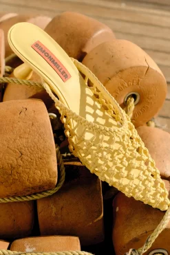 Knottedknotted gala mule