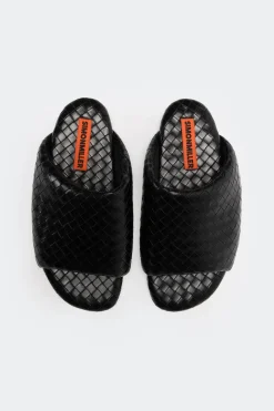 Wovenwoven bubble slide